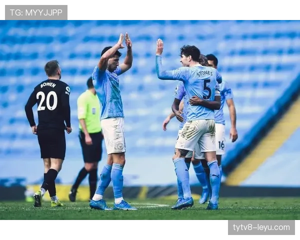 442评世界十大中卫：斯通斯逆袭登顶，迪亚斯萨利巴上榜