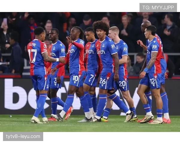 水晶宫攻势如潮，比赛节奏引球迷热议