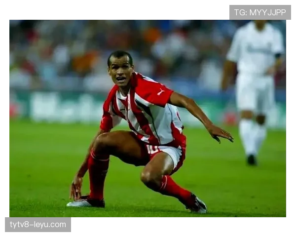 里瓦尔多重返绿茵场,传奇再启新篇章,状态引万众期待 里瓦尔多重返绿茵场,传奇再启新篇章,状态引万众期待