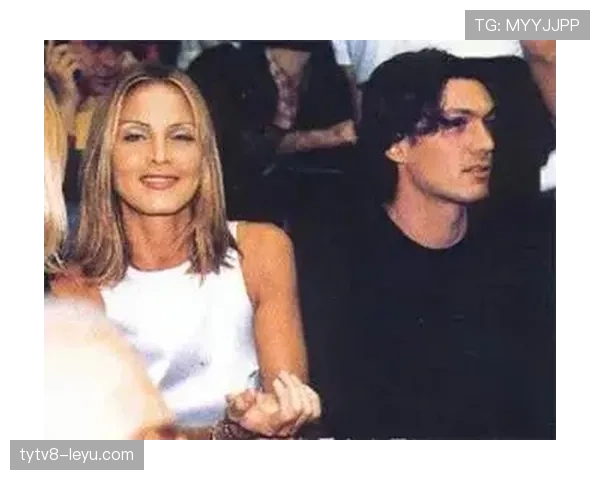 马尔蒂尼足球哲学重塑现代战术：防守艺术与进攻智慧的新融合