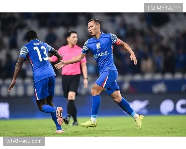 申花边路进攻受阻，宽度不足是战术安排还是球员能力限制？